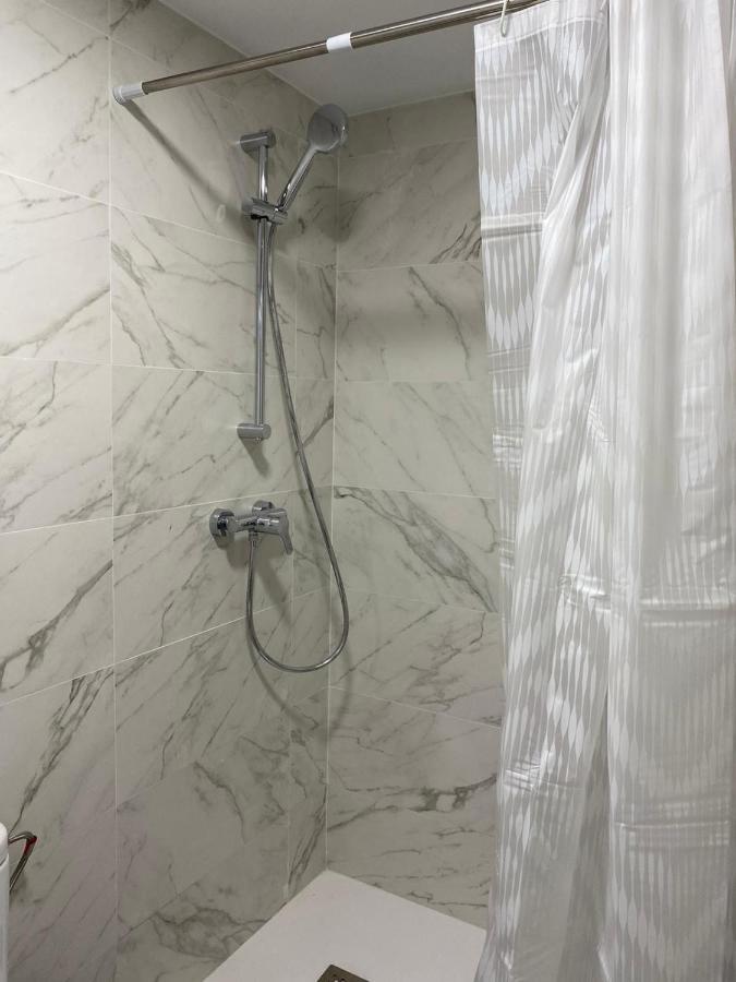Appartamento Aluche Aparment C Madrid Esterno foto